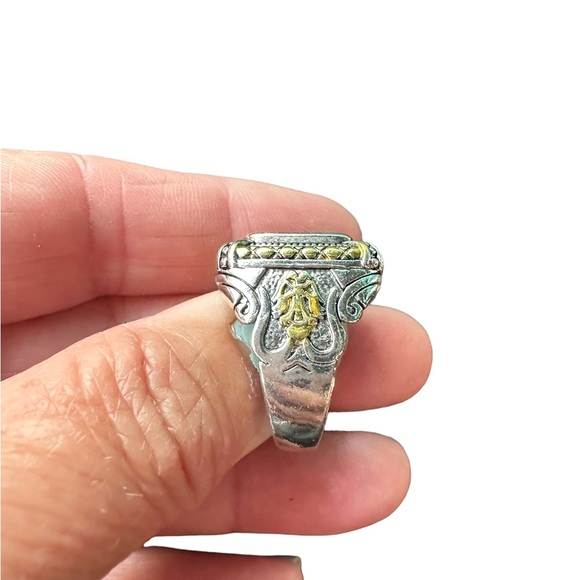 Vintage Style Mixed Metal Silver and Gold Ring - Picture 3 of 5